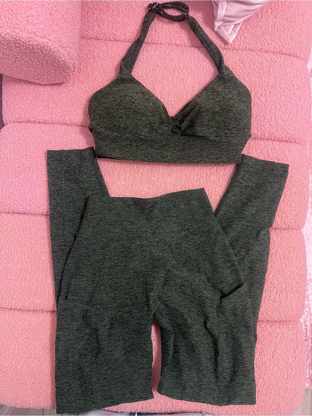 Bombshell Sportswear Heather Dark Green Seamless Sports bras S & Leggings Set XS
